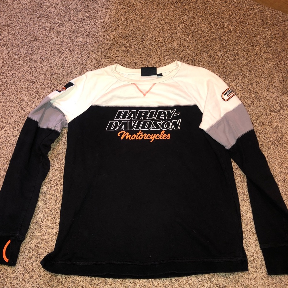 Womens Harley Davidson sweatshirt/ thick shirt